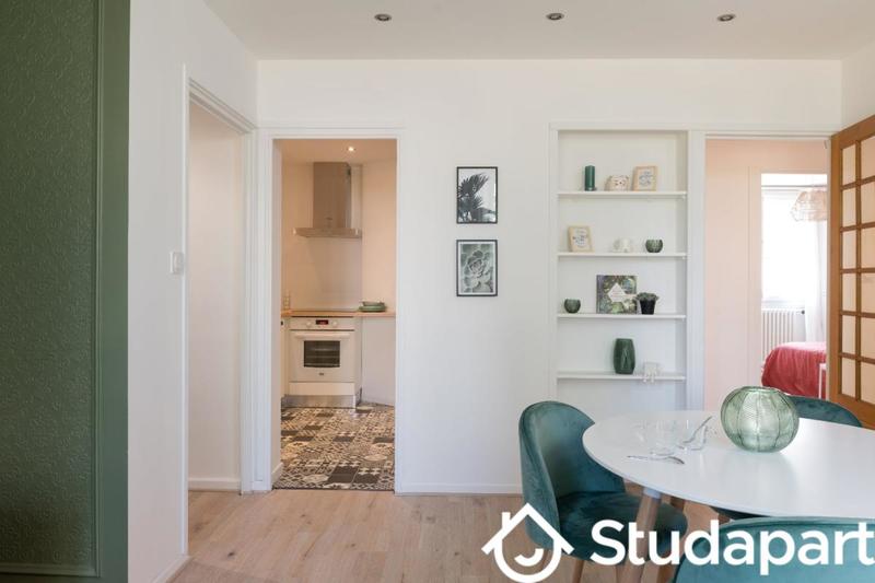 Chambre - 9 m² - 1 pièce