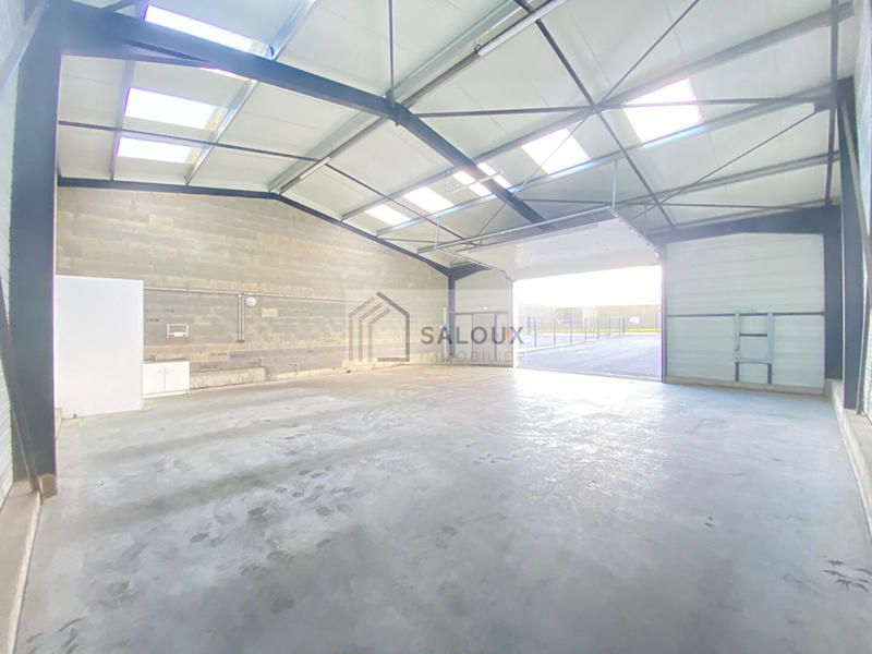 Local d'activité / Entrepôt - 145 m²