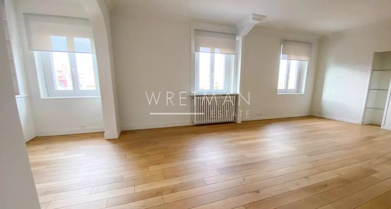 Appartement - 190 m² - 6 pièces