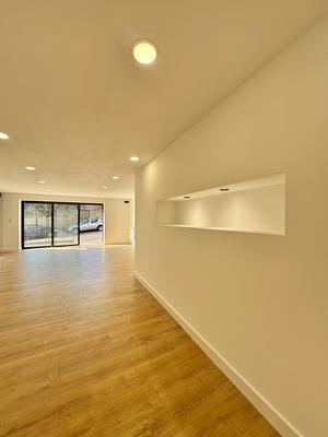 Local commercial - 121 m² - 2 pièces