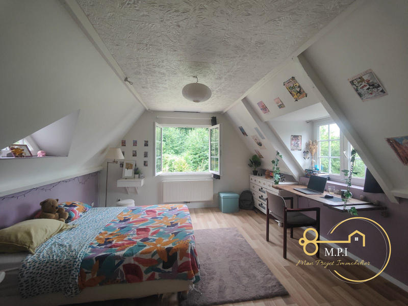 Maison traditionnelle - 210 m² - 8 pièces