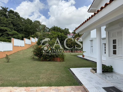 Propriété - 350 m² - 10 pièces