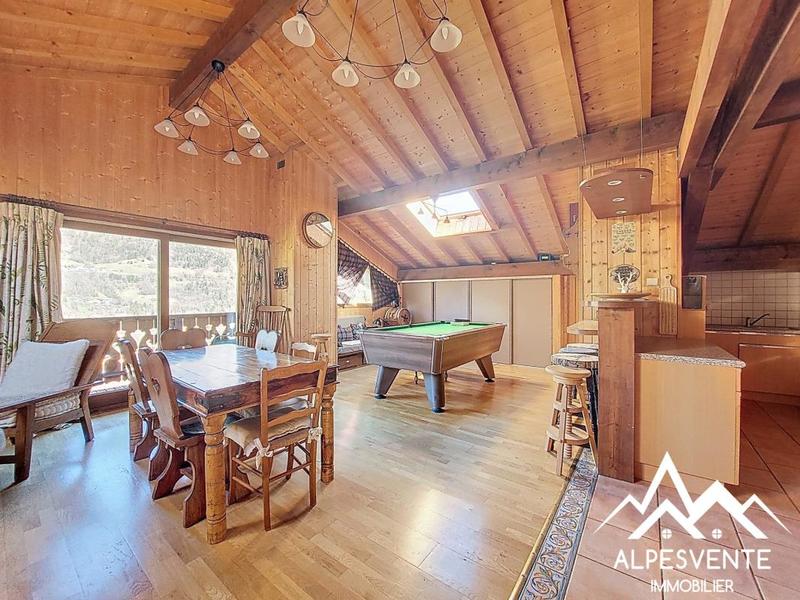 Châlet - 247 m² - 11 pièces