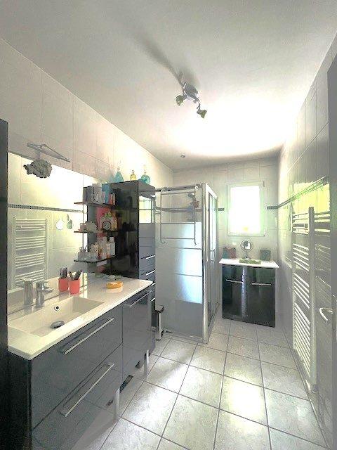 Maison - 97 m² - 5 pièces