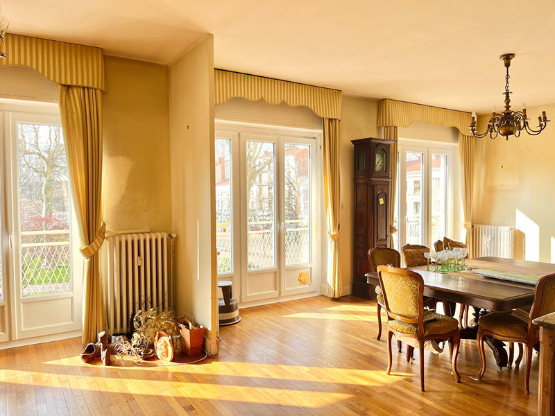 Appartement - 166 m² - 5 pièces