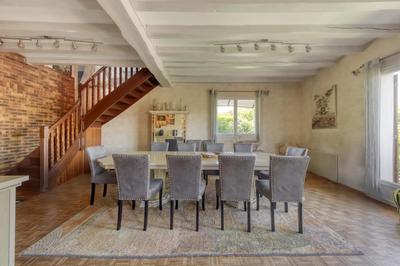 Maison - 260 m² - 6 pièces