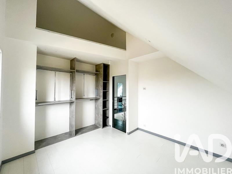 Maison - 204 m² - 7 pièces