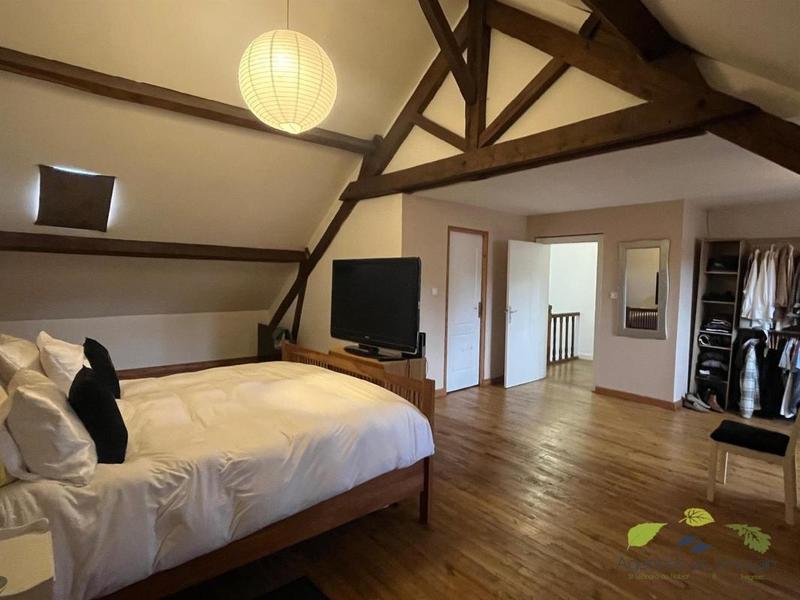 Maison - 206 m² - 10 pièces