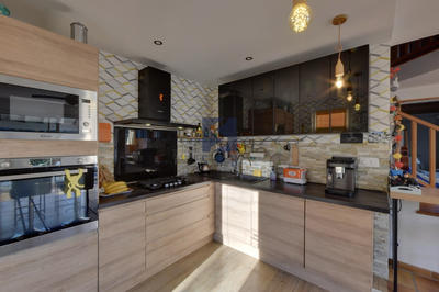 Maison - 140 m² - 6 pièces