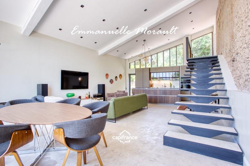 Propriété - 487 m² - 10 pièces