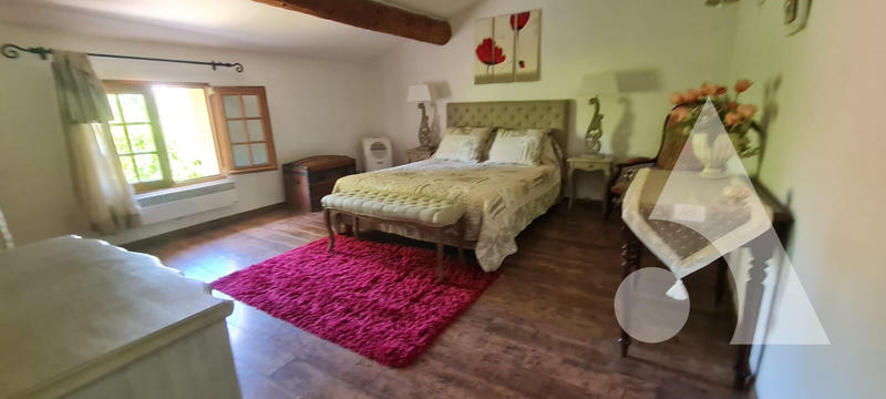 Maison - 180 m² - 8 pièces