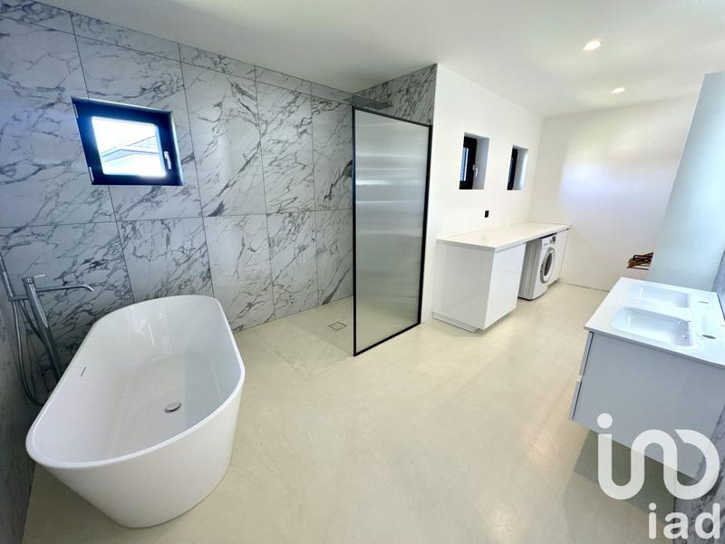 Maison - 192 m² - 6 pièces