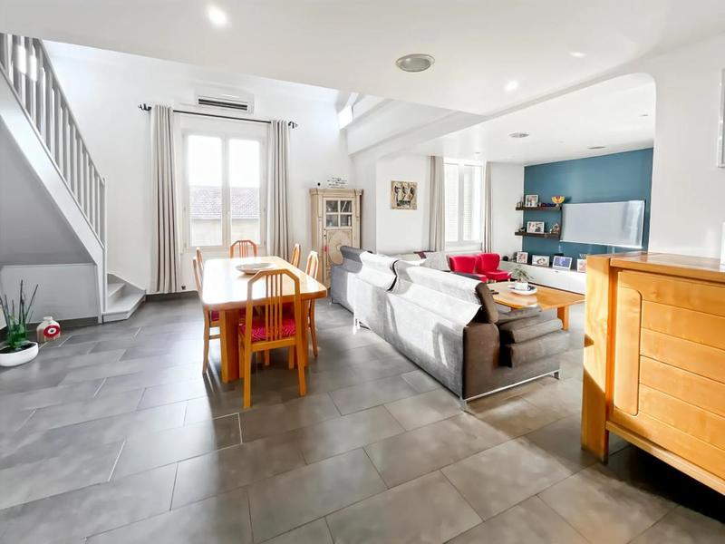 Maison - 187 m² - 6 pièces