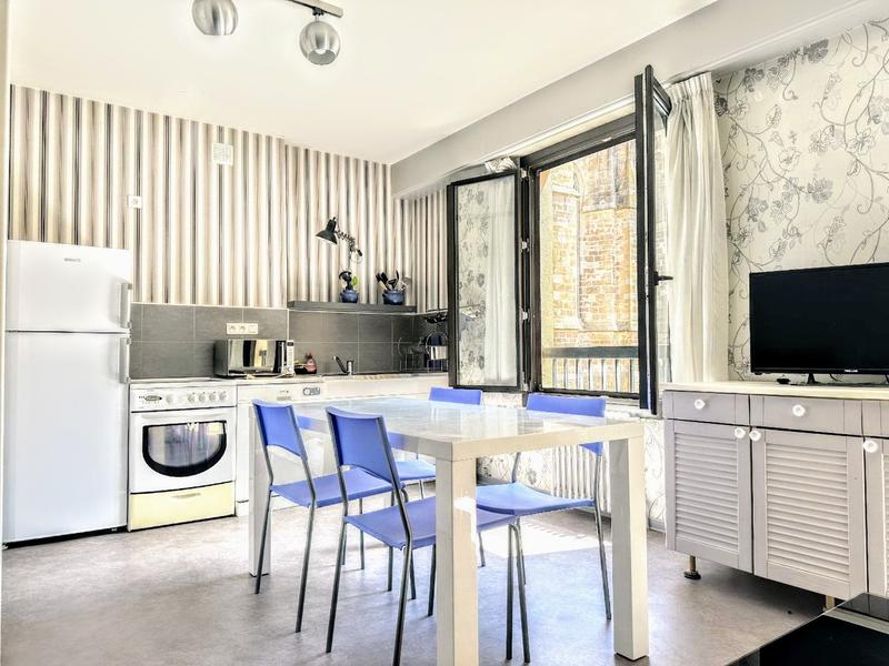 Appartement - 160 m² - 6 pièces