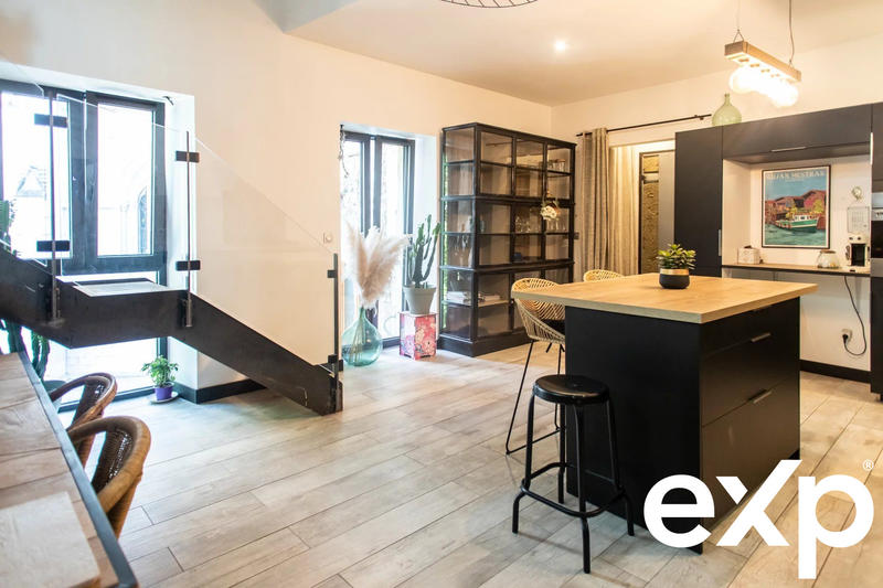 Loft - 143 m² - 5 pièces