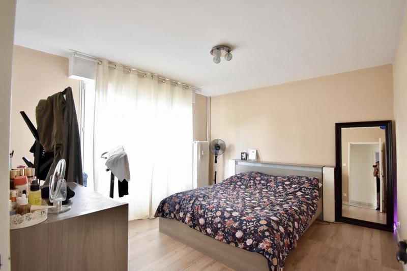 Appartement - 104 m² - 6 pièces