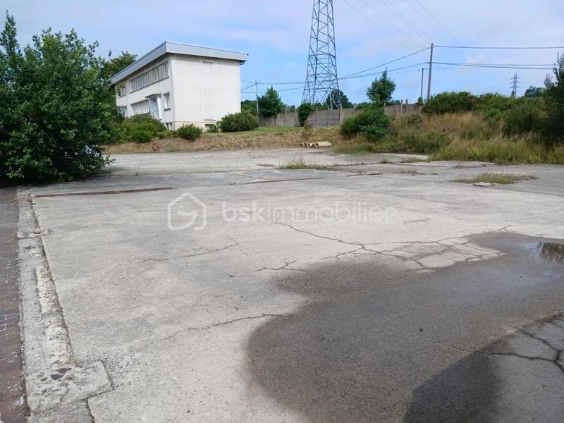 Terrain industriel - 1 200 m²