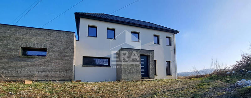 Maison - 180 m² - 7 pièces