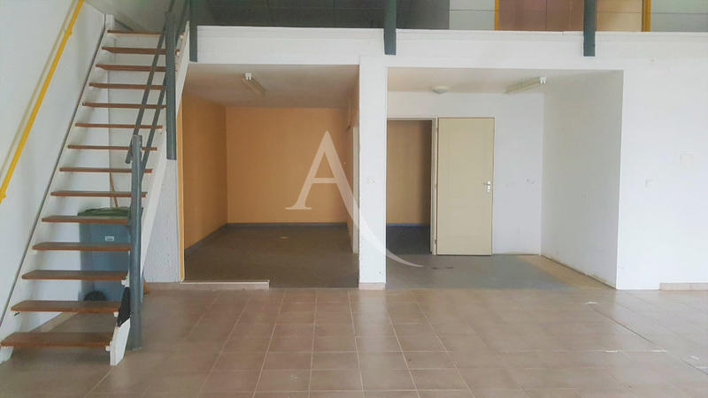 Local commercial - 168 m² - 4 pièces