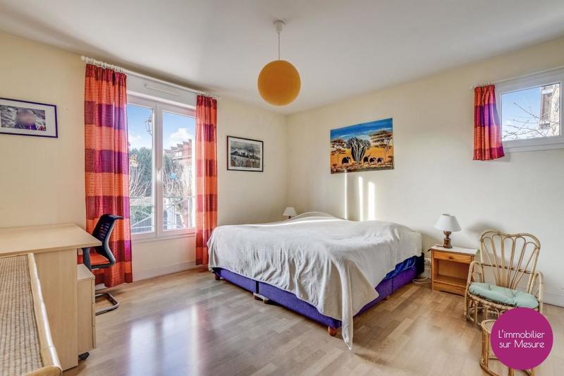 Maison - 225 m² - 7 pièces