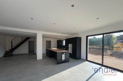 Maison - 141 m² - 6 pièces