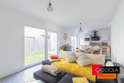 Maison - 80 m² - 4 pièces