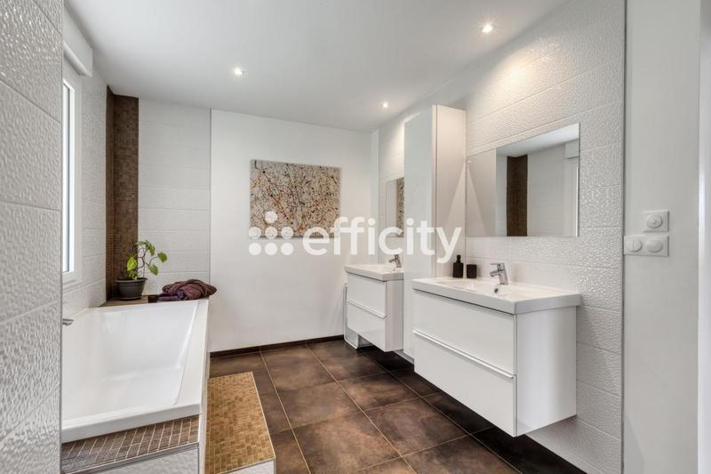 Maison - 188 m² - 6 pièces