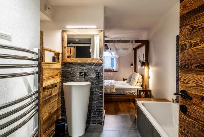 Appartement - 90 m² - 3 pièces