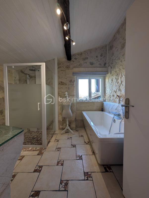 Maison en pierre - 215 m² - 7 pièces