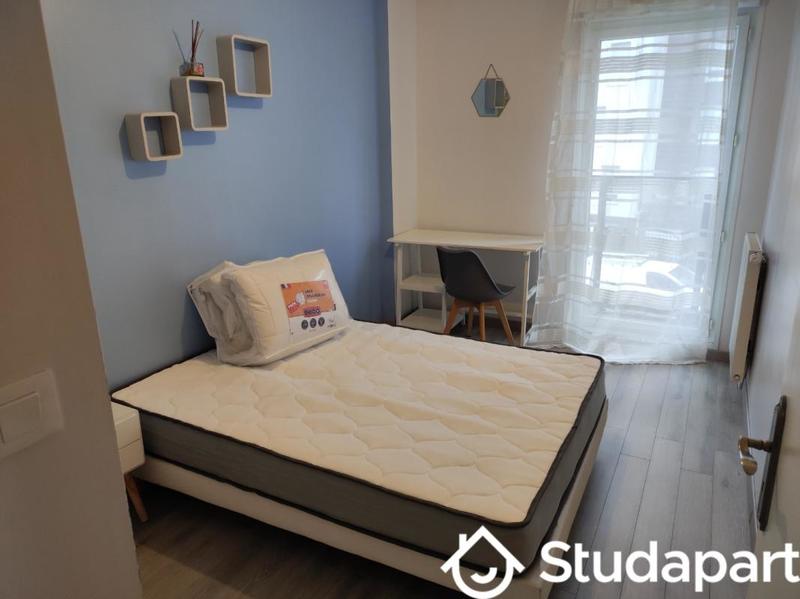 Chambre - 12 m² - 1 pièce