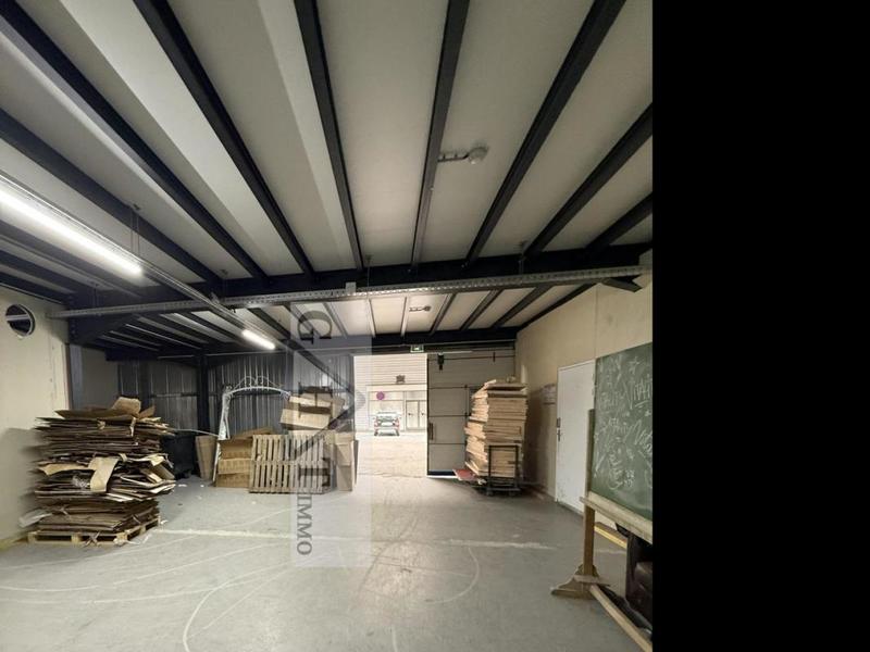 Entrepôt - 1 000 m²