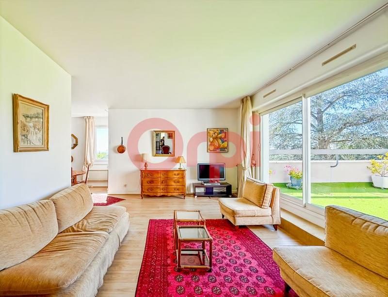 Appartement - 120 m² - 6 pièces