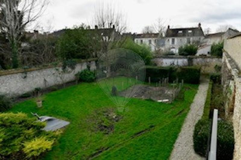 Demeure - 241 m² - 7 pièces