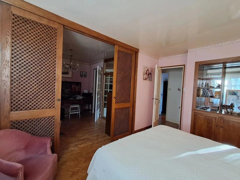 Villa - 200 m² - 6 pièces