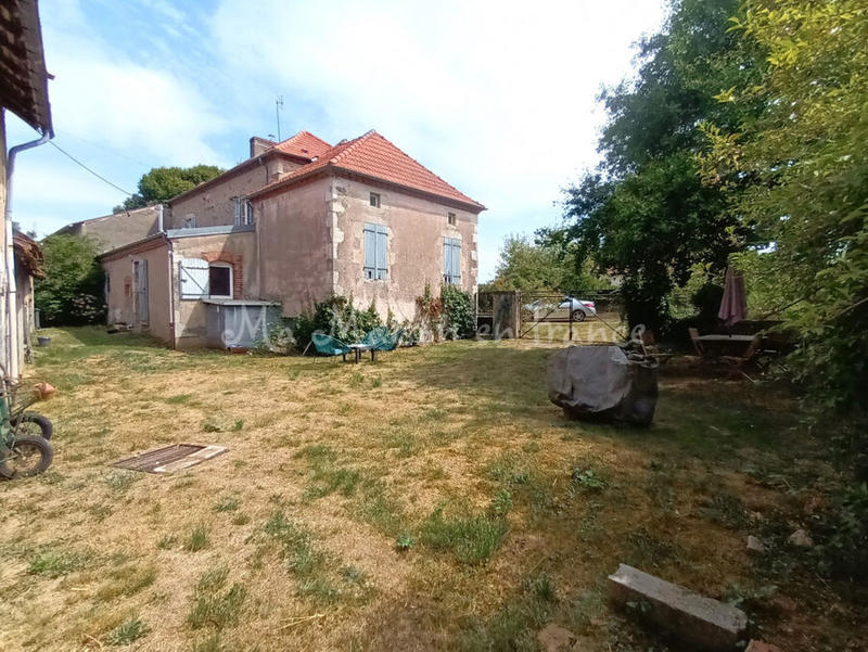 Propriété - 357 m² - 14 pièces