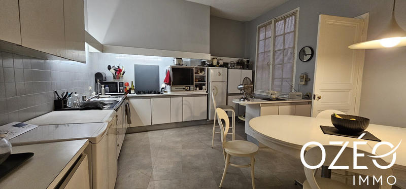 Appartement - 160 m² - 4 pièces