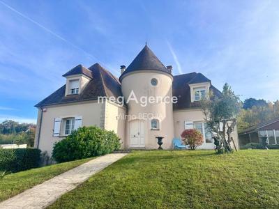 Maison - 192 m² - 7 pièces