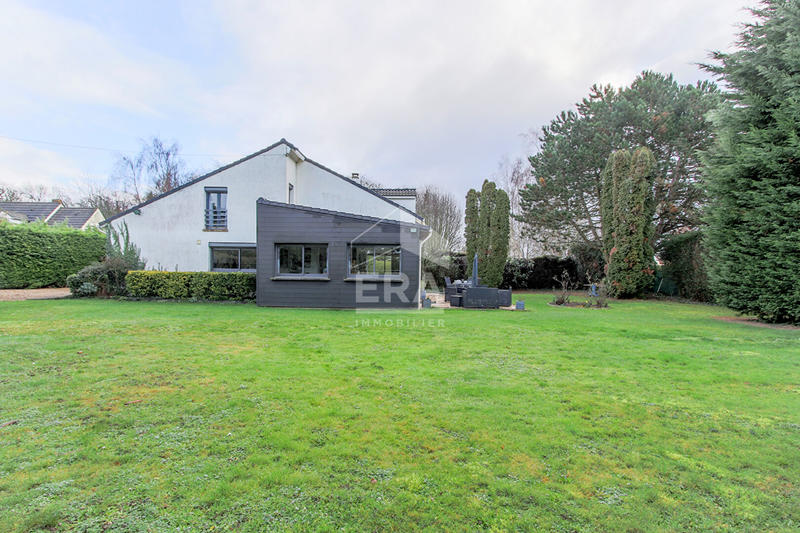 Maison - 161 m² - 8 pièces