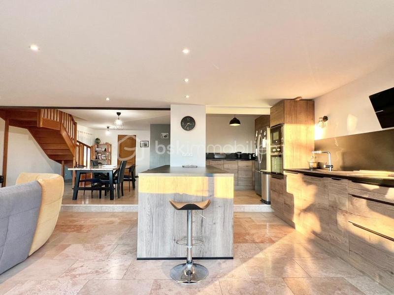 Villa - 165 m² - 6 pièces