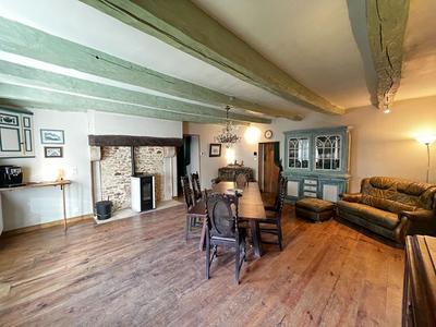 Maison ancienne - 195 m² - 7 pièces