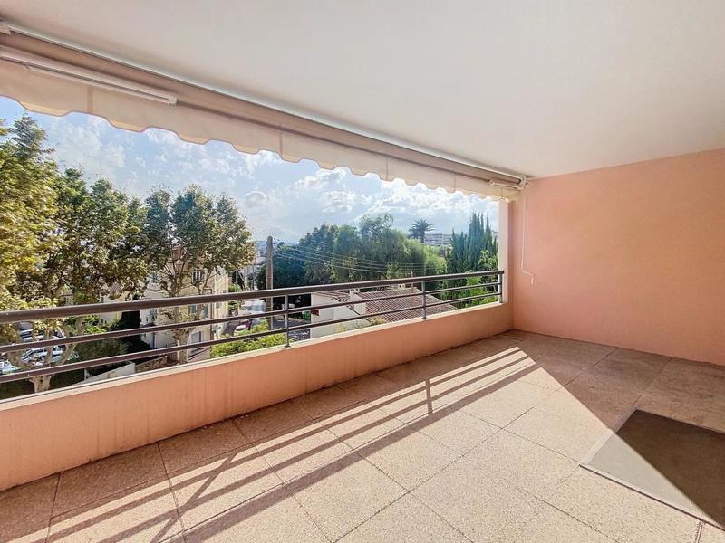 Appartement - 82 m² - 3 pièces