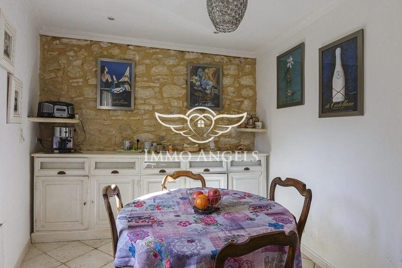 Mas - 320 m² - 10 pièces