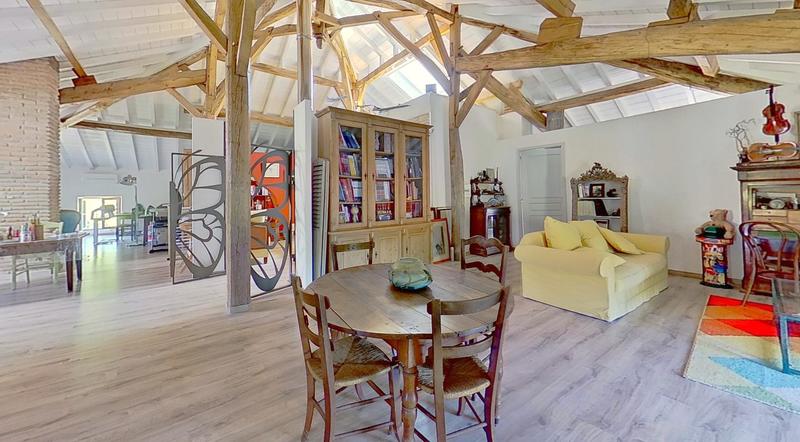 Maison de domaine - 750 m² - 12 pièces