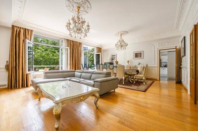 Appartement - 210 m² - 7 pièces