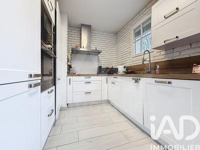 Maison - 92 m² - 5 pièces