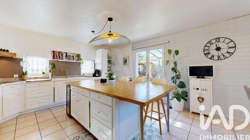 Maison - 206 m² - 8 pièces