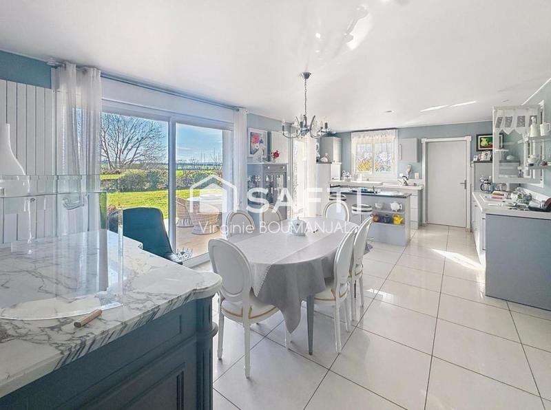 Maison - 200 m² - 5 pièces