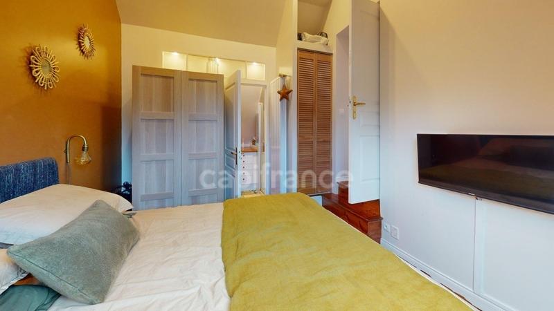 Maison - 95 m² - 5 pièces