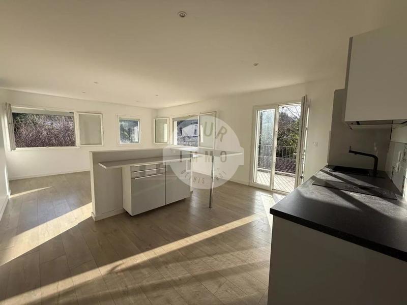 Maison - 197 m² - 7 pièces