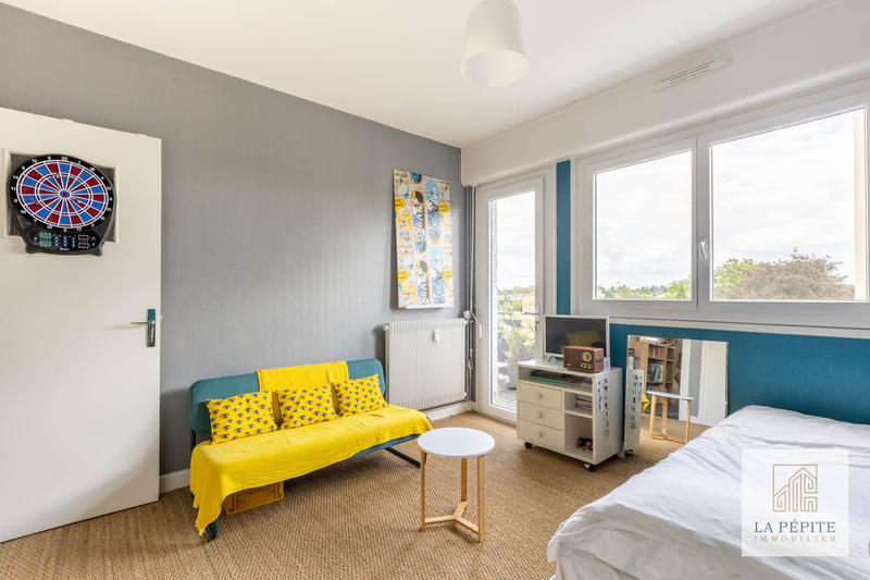 Appartement - 100 m² - 6 pièces